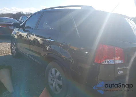 2011 Kia Sorento Lx z USA, uszkodzony, nr VIN 5XYKT4A17BG140378